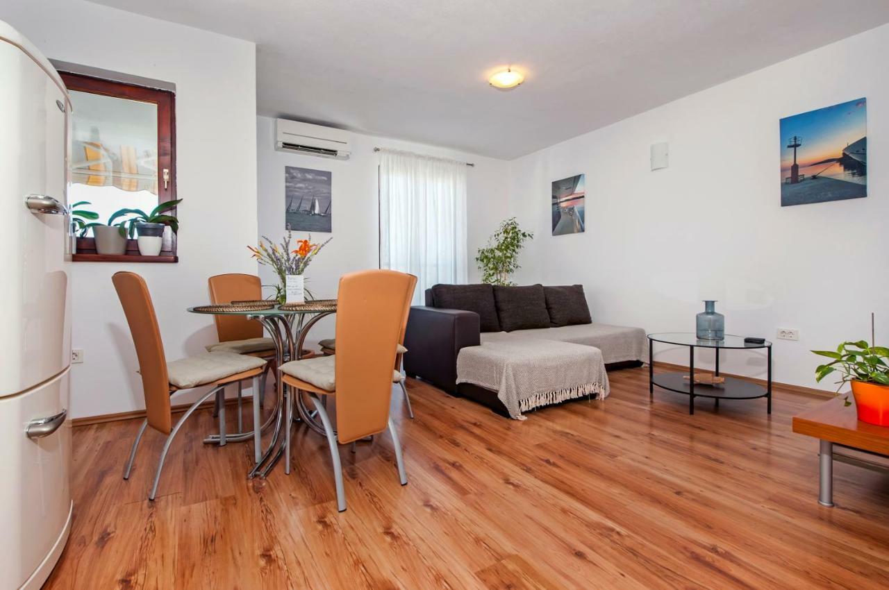Apartment Thalassa โรวีน ภายนอก รูปภาพ