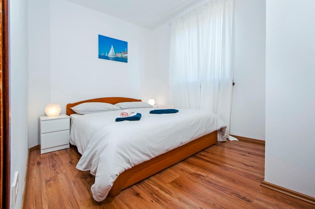 Apartment Thalassa โรวีน ภายนอก รูปภาพ