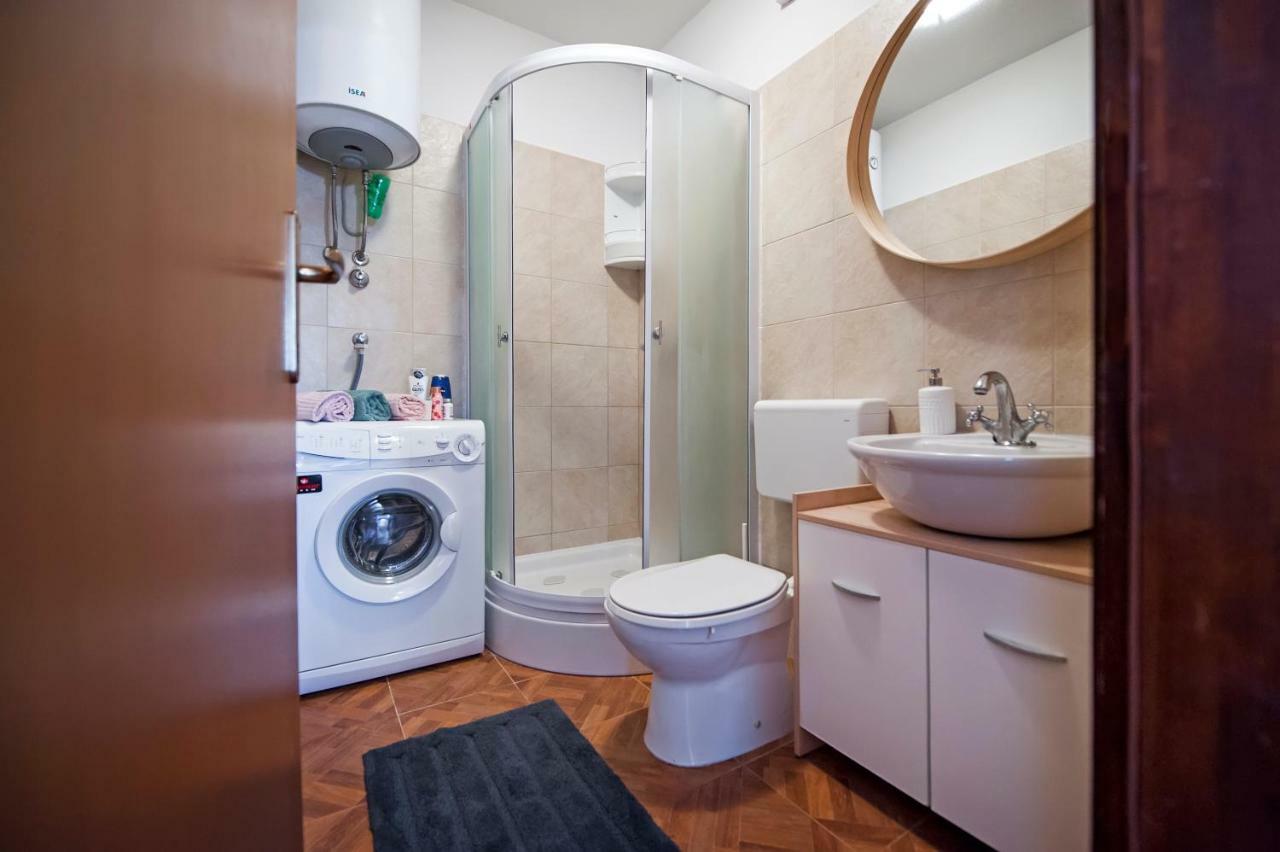Apartment Thalassa โรวีน ภายนอก รูปภาพ