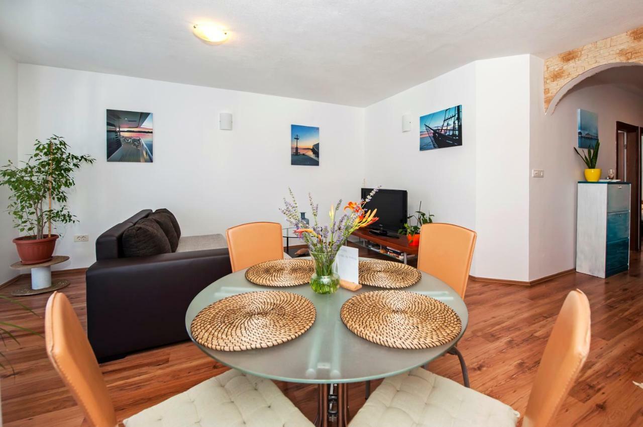 Apartment Thalassa โรวีน ภายนอก รูปภาพ