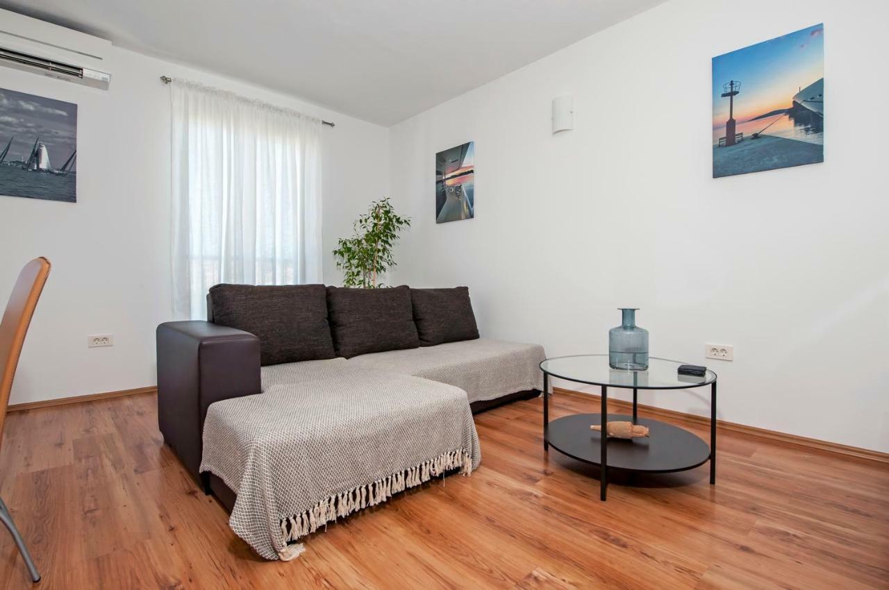 Apartment Thalassa โรวีน ภายนอก รูปภาพ