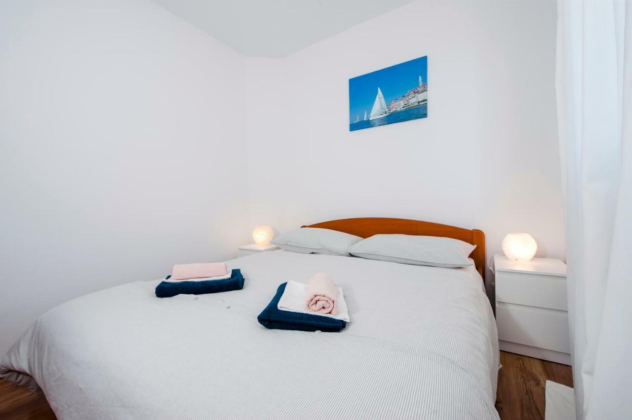 Apartment Thalassa โรวีน ภายนอก รูปภาพ