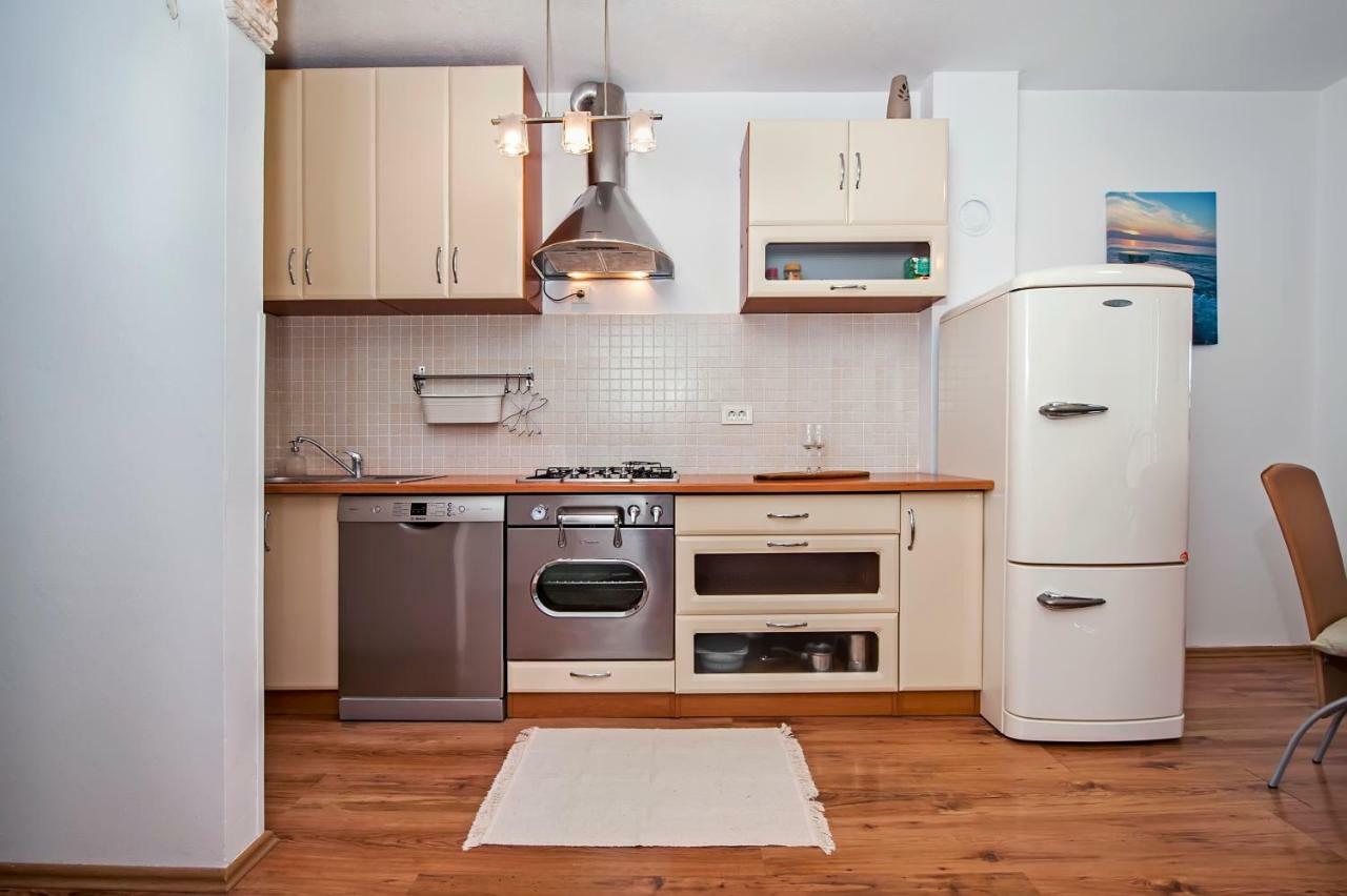 Apartment Thalassa โรวีน ภายนอก รูปภาพ