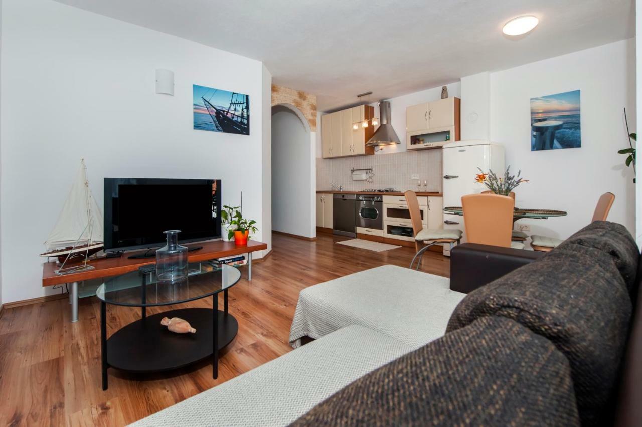 Apartment Thalassa โรวีน ภายนอก รูปภาพ